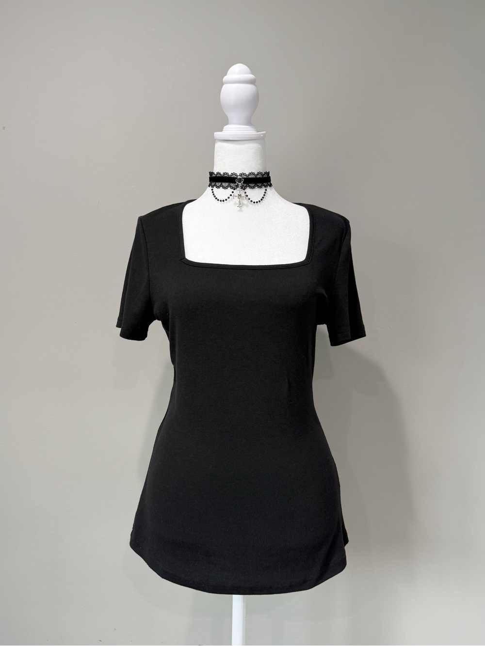 Black Square Neckline Short Sleeve Top